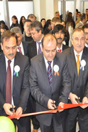 AİBÜ'de yenilenen sosyal tesis ve uygulama oteli açıldı