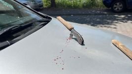 BOLU'DA BALTA İLE OTOMOBİLİNE SALDIRDILAR....