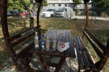 BOLU'DA PARKTA ALKOLLÜ ALEM VE ÇÖP BIRAKMA SKANDALI... ÖZCAN’DAN SORUMLULARA ÇOK SERT TEPKİ