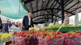 BOLU'DA PAZAR ALANINI ZİYARET EDEN TÜSPAF BAŞKANI ALİ KARACA“MARKETLER VATANDAŞA TUZAK KURUYOR”