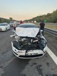 HURDAYA DÖNEN OTOMOBİLDEN BURNU BİLE KANAMADAN ÇIKTI