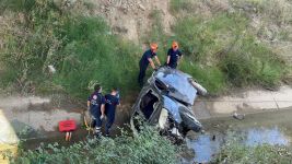 KONTROLDEN ÇIKAN ARAÇ KÖPRÜDEN UÇTU: 1 ÖLÜ, 1 YARALI