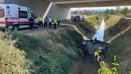 KONTROLDEN ÇIKAN ARAÇ KÖPRÜDEN UÇTU: 1 ÖLÜ, 1 YARALI