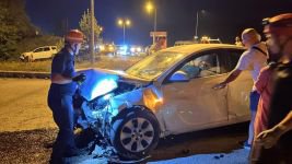 ÖLÜM KAVŞAĞINDA FECİ KAZA... 4 YARALI