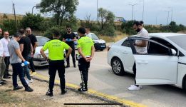 POLİSTEN KAÇARKEN UYUŞTURUCU MADDE ATTILAR