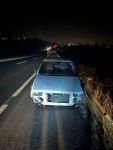 SÜRÜCÜSÜNÜN ALKOLLÜ OLDUĞU İDDİA EDİLEN OTOMOBİL KARŞI ŞERİDE GEÇEREK BARİYERLERE ÇARPTI