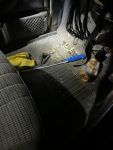 SÜRÜCÜSÜNÜN ALKOLLÜ OLDUĞU İDDİA EDİLEN OTOMOBİL KARŞI ŞERİDE GEÇEREK BARİYERLERE ÇARPTI