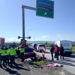 BOLU'DA FECİ KAZA! YÖN DİREĞİNE ÇARPAN OTOMOBİLDE 2 KİŞİ HAYATINI KAYBETTİ