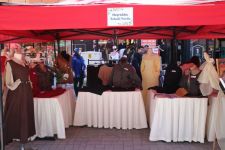 YURTTA KALAN KIZLARIN ÜRETTİĞİ EL EMEĞİ ÜRÜNLER BEĞENİ TOPLADI